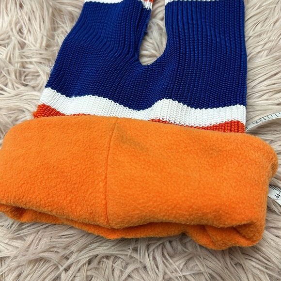 Oilers Hockey Sockey - Picture 6 of 7